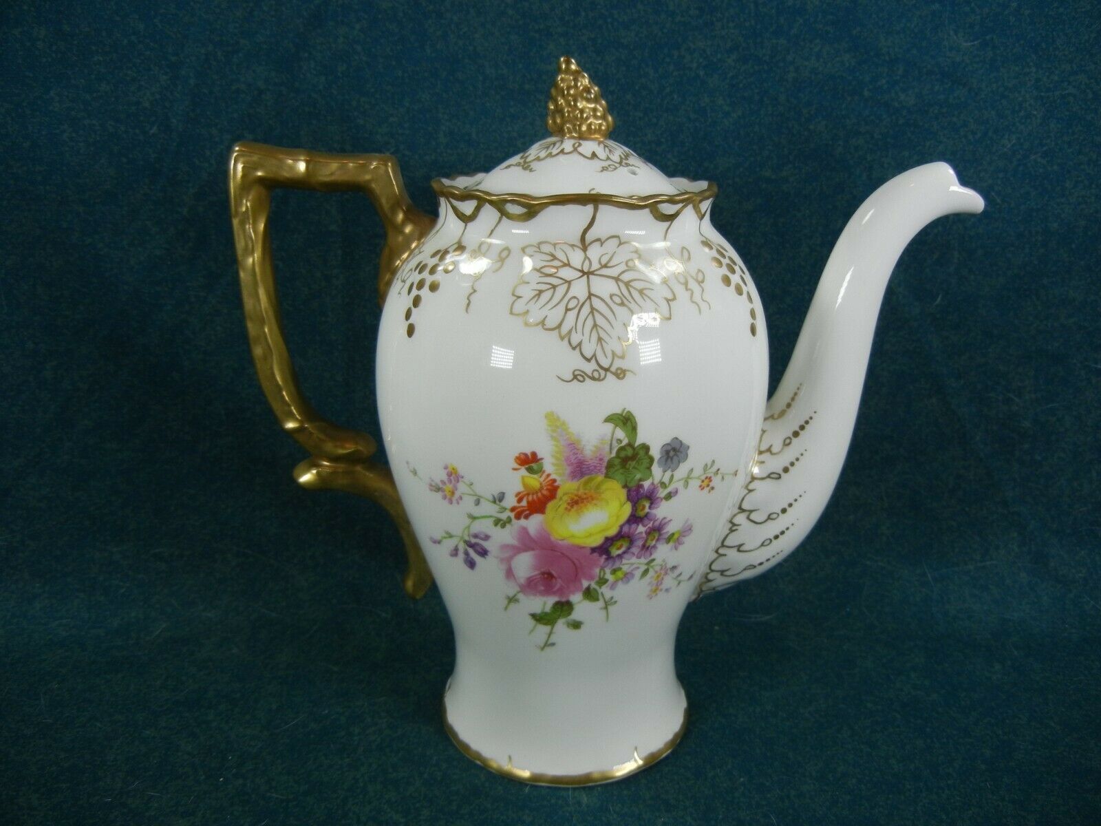 Royal Crown Derby Vine Posie Center A929 Full Size Coffee Pot With Lid